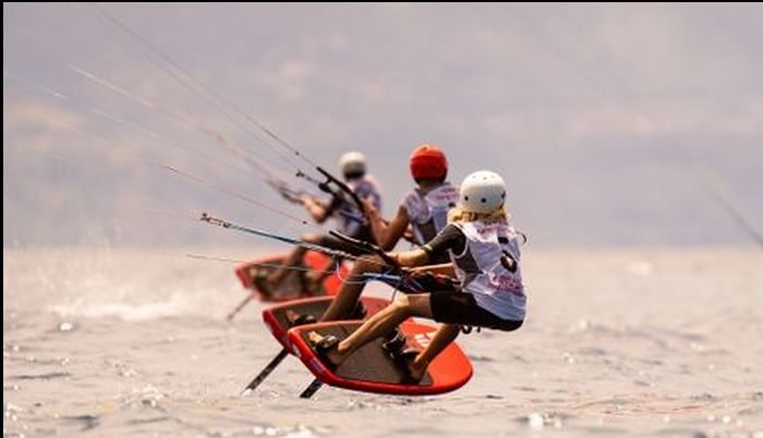kitesurfing
